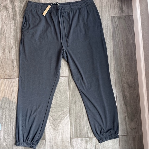SKIMS Other - Skims Men's Jogger Pants NWT